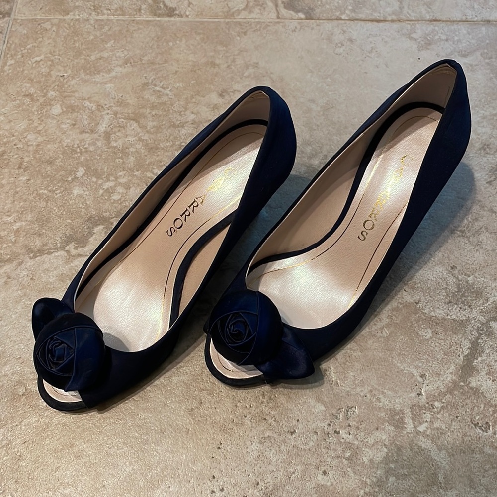 Caparros navy heels